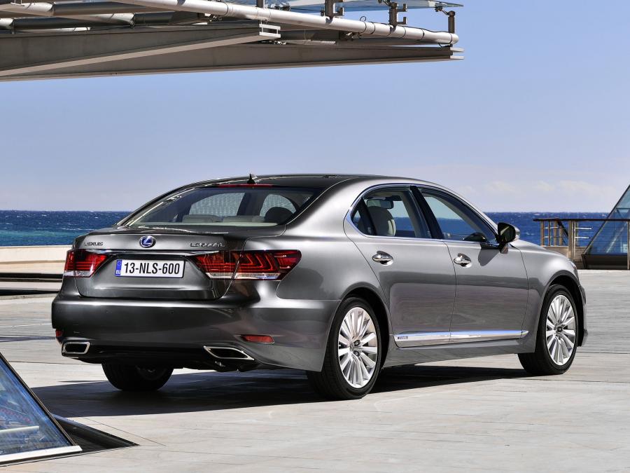  Lexus LS600h L 2012 года  (EU) (фото 12 из 13)